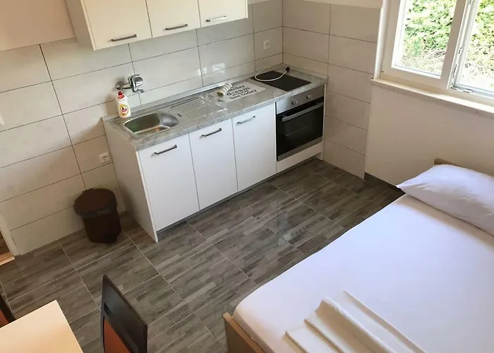 Urlic Apartment *