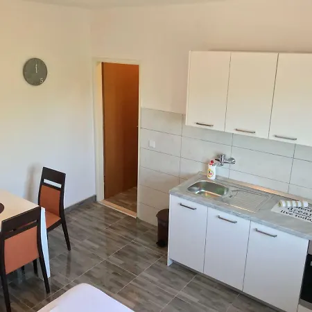 Urlic Apartamento Sreser