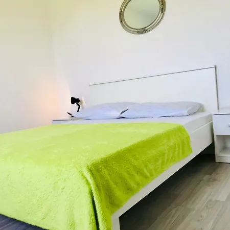 Urlic Apartamento Sreser